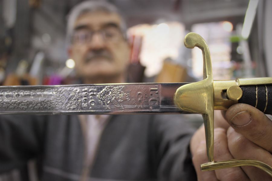 TSK’nın kılıçlarını Bursalı usta onarıyor