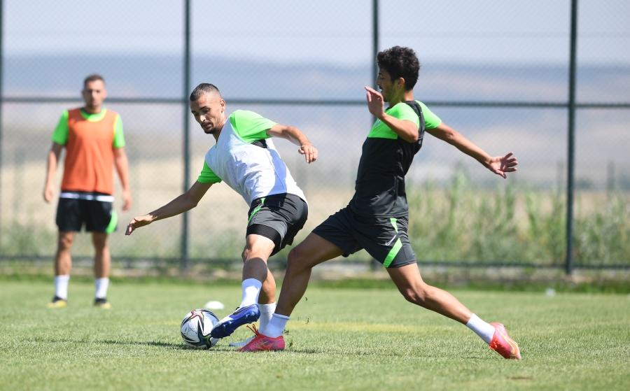 Bursaspor’un Genç Oyuncuları Forma Savaşı Veriyor