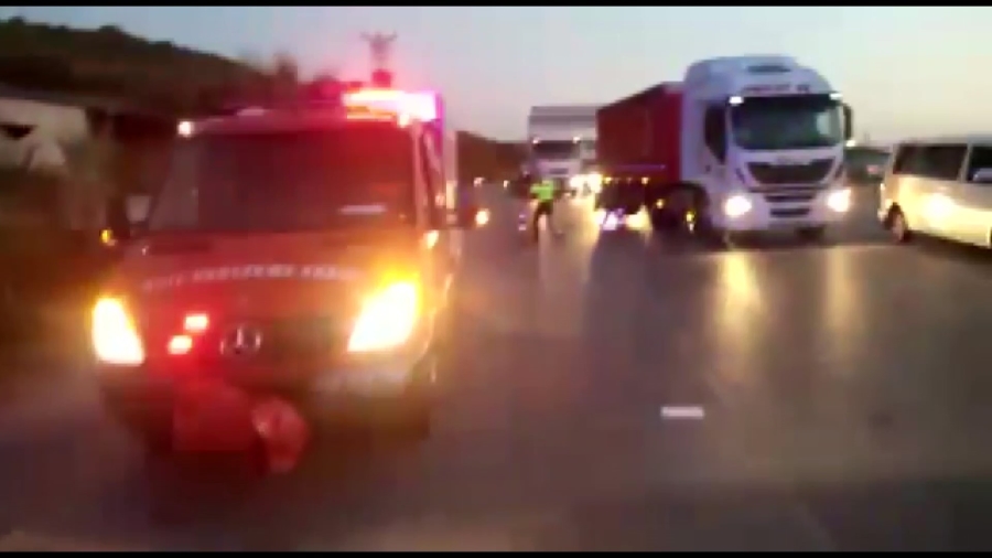 İstanbul-İzmir Otoban Çıkışında Feci Kaza: 3 Yaralı