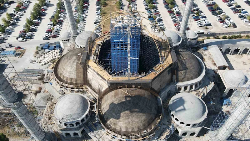 Uludağ Üniversitesi’ndeki devasa caminin kaba inşaatı bitiyor
