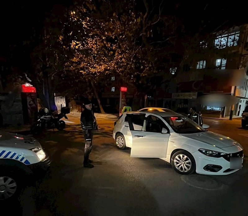 Bursa polisinden sıkı denetim: 5 gözaltı
