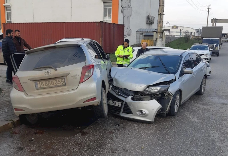 Bursa’da trafik kazasında 1 kişi yaralandı
