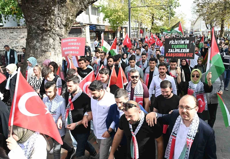 Bursa AK Gençlikten Filistin’e Destek Yürüyüşü
