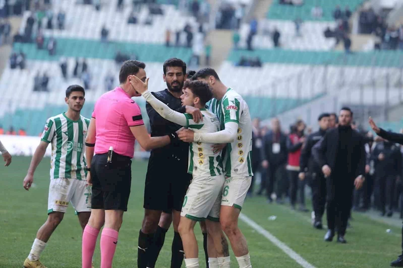 Bursasporlu futbolcu Çağatay Yılmaz kadro dışı kaldı
