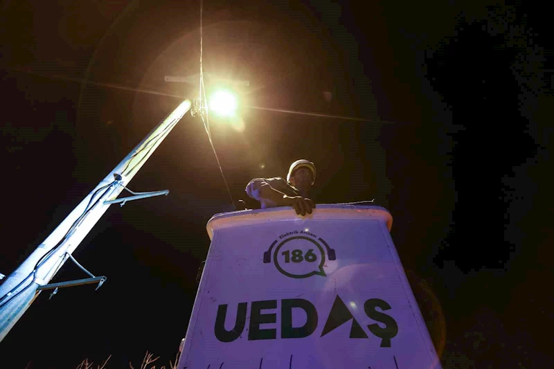 UEDAŞ ekipleri yılbaşında kesintisiz enerji için görev başında
