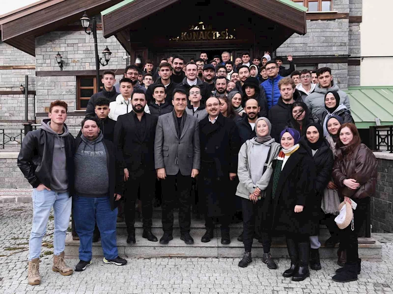 Başkan Dündar, Uludağ’ın zirvesinde gençlerle buluştu

