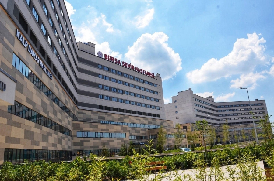 Bursa Şehir Hastanesi depremzedelere kucak açtı