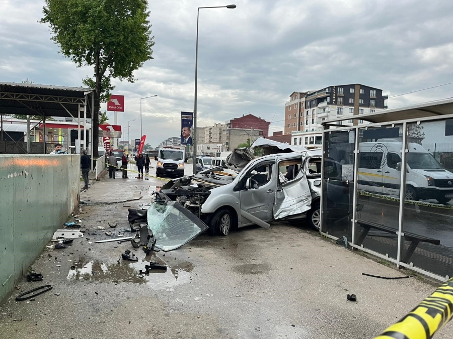 Bursa’daki kazada 2 genç hayatını kaybetti