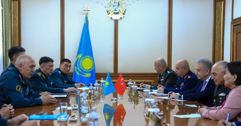 Orgeneral Musa Avsever Kazakistan’da
