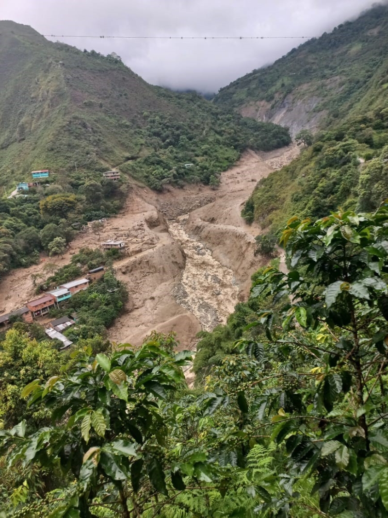 Kolombiya’da nehir taştı, sokaklar çamurla kaplandı: 6 ölü
