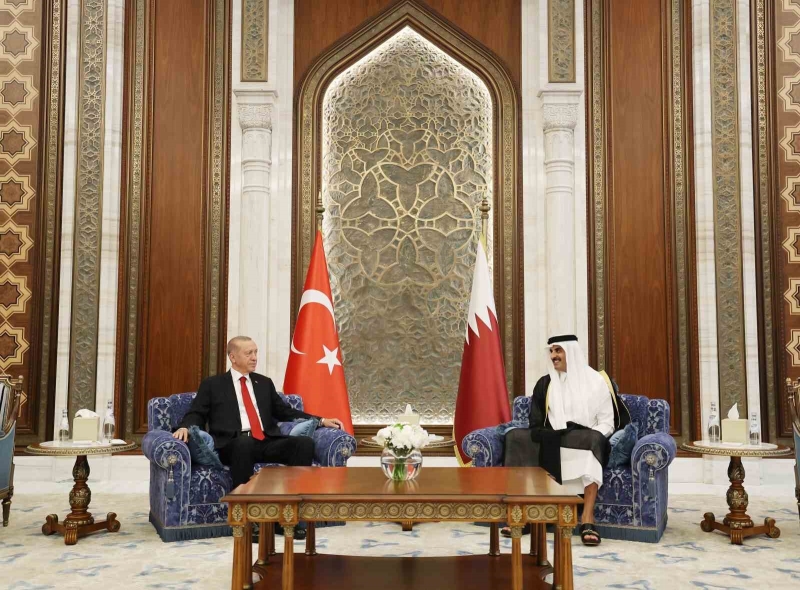 Cumhurbaşkanı Erdoğan, Katar Emiri Al Thani ile görüştü
