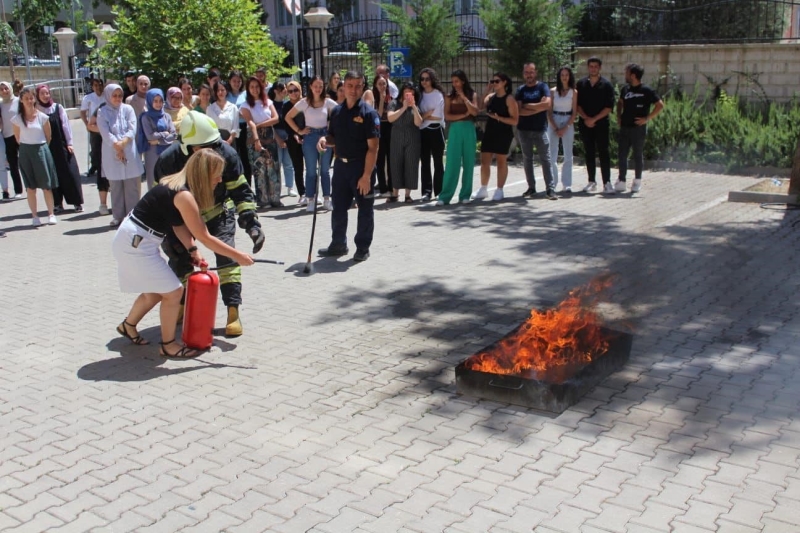 Aile ve Sosyal Hizmetler Muğla İl Müdürlüğü personellerine yangın eğitimi verildi
