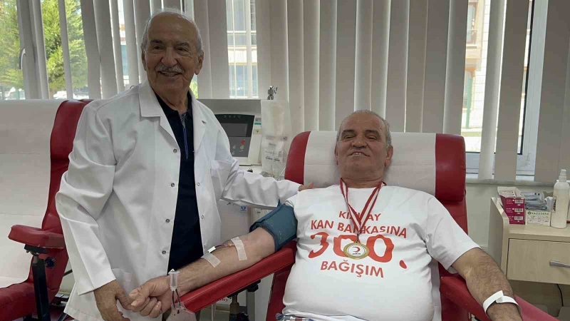 40 yılda 467 ünite kan bağışında bulunarak kendi rekorunu kırdı

