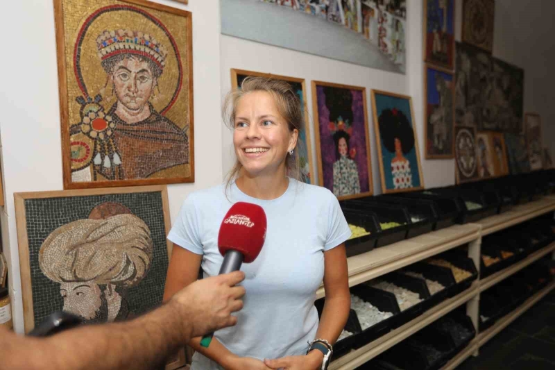 Yabancı sanatseverler, Gaziantep’te mozaik sanatını öğreniyor

