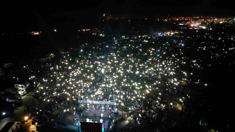 Karacabey’de meteor yağmuru için binlerce kişi toplandı
