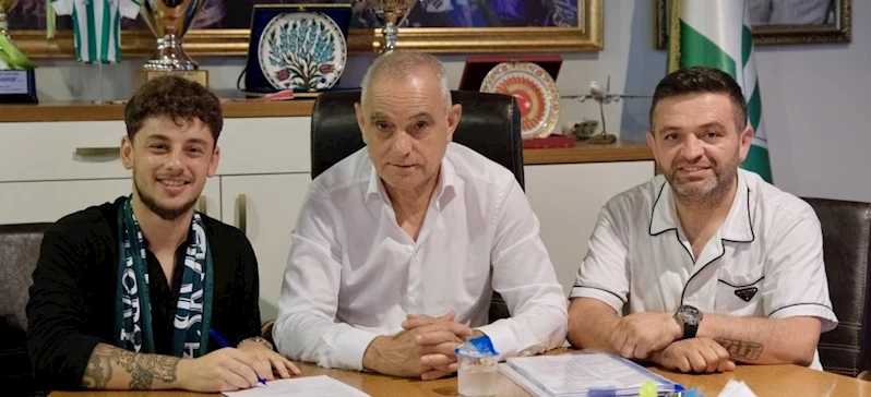 Bursaspor’da Çağatay Yılmaz’ın sözleşmesi 2026’ya kadar uzatıldı
