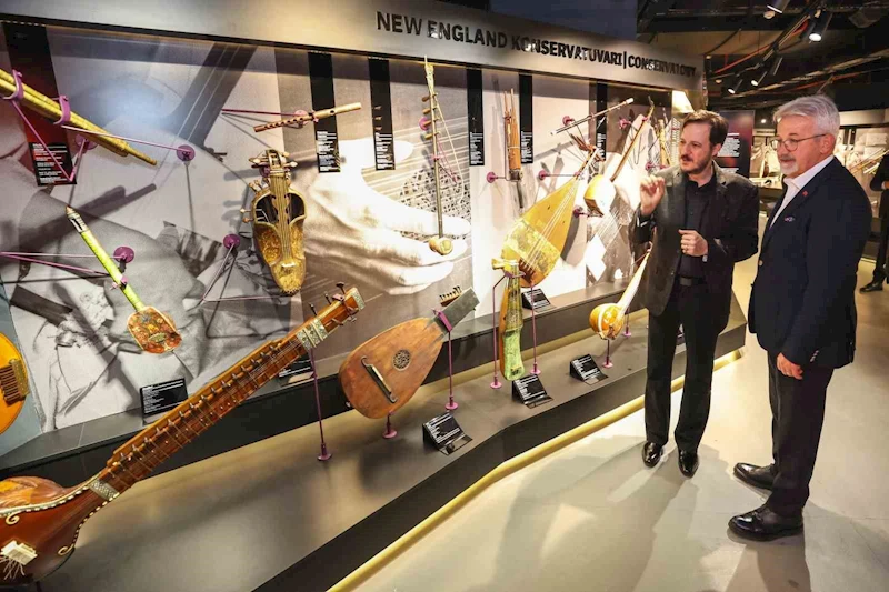 New England Konservatuvarı enstrümanları müzede sergileniyor
