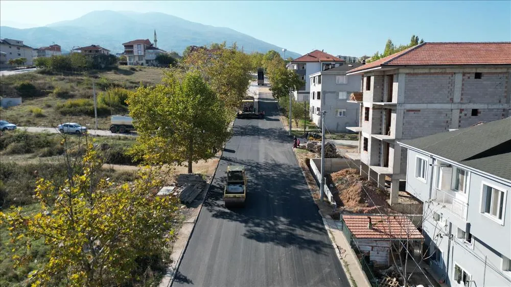 Asfalt Çalışmaları Yeniceköy Mahallesinde Devam Ediyor