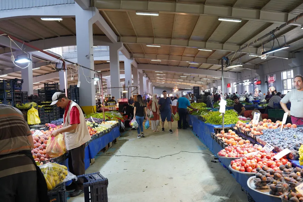 Orhangazi Belediyesi Kapalı Pazaryerini Yenileyerek Hizmete Sundu