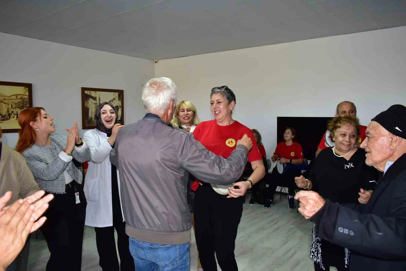 Bursa’da huzurevi sakinlerine moral konseri
