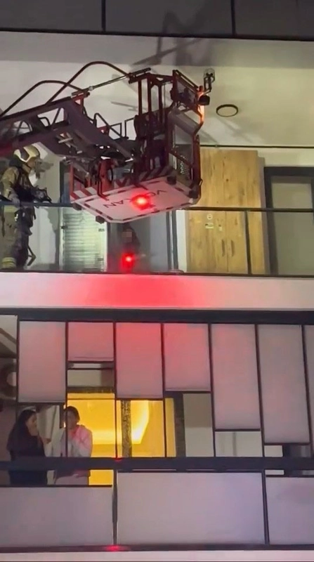 Sinir krizi geçiren kadın evi ateşe vermek istedi
