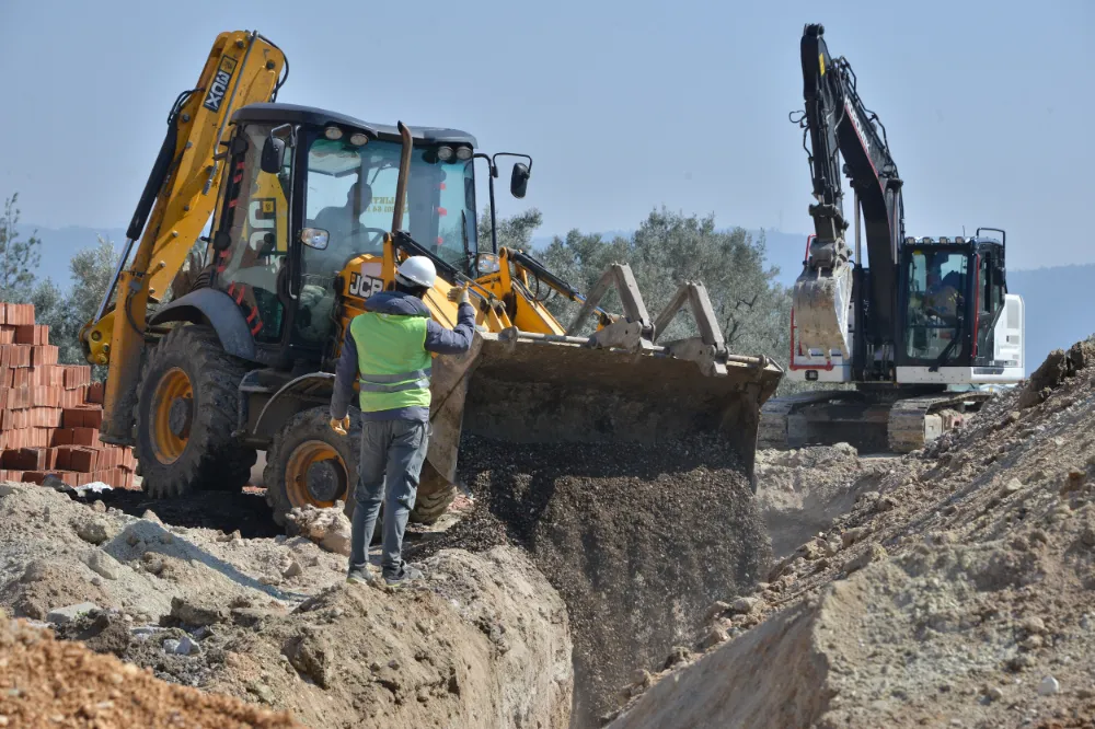 Büyükşehir, altyapı çalışmalarını aralıksız sürdürüyor