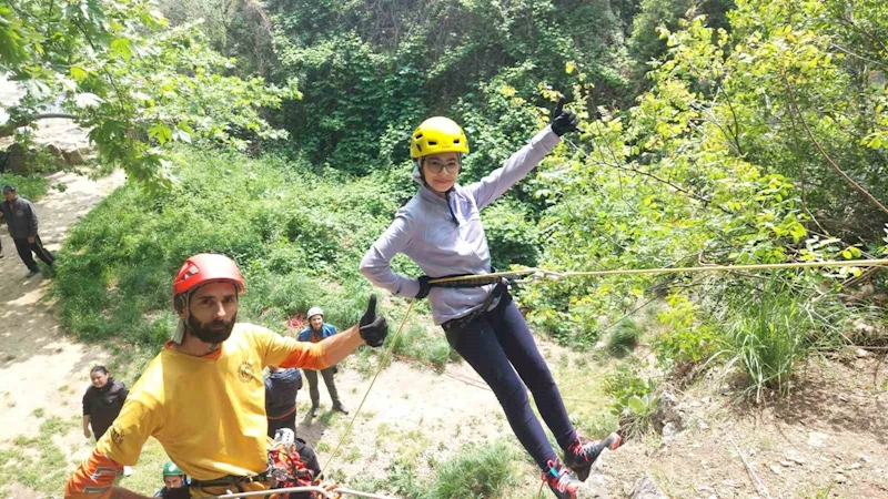 Bursalı küçük dağcılar, doğayla buluştu.
