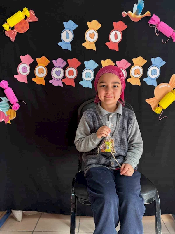 23 Nisan kutlamaları sonrasında geldiği evinde balkondan düşerek hayatını kaybetti
