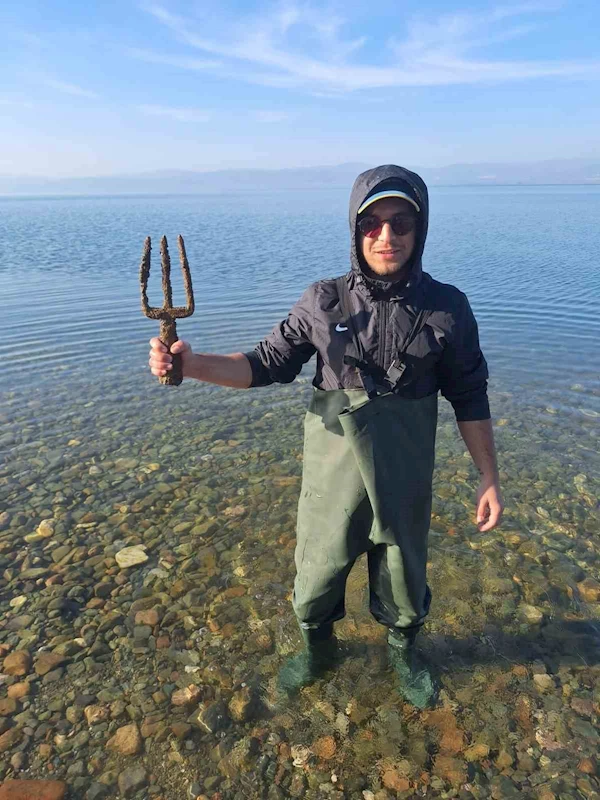 İznik Gölü’nden Poseidon Mızrağı çıktı
