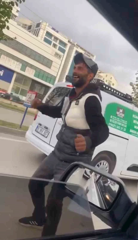 Müzik sesini duyunca dans etmeye başladı
