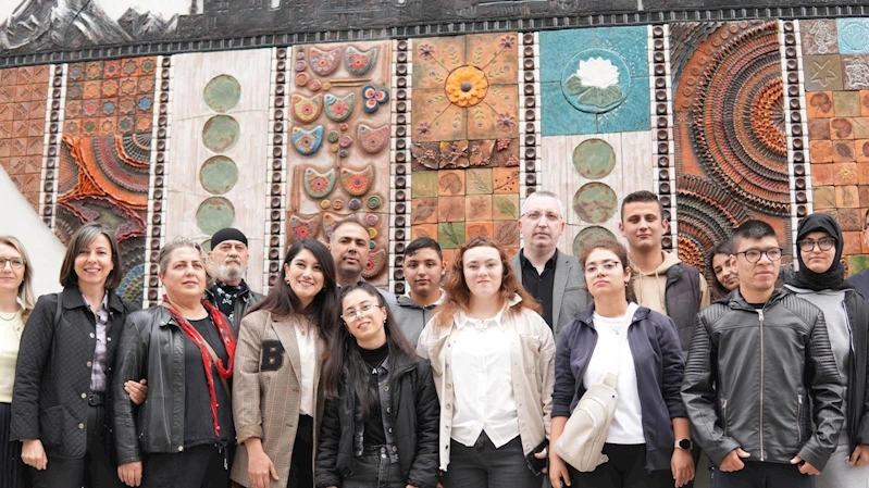 Seramiğe dokunan umut
