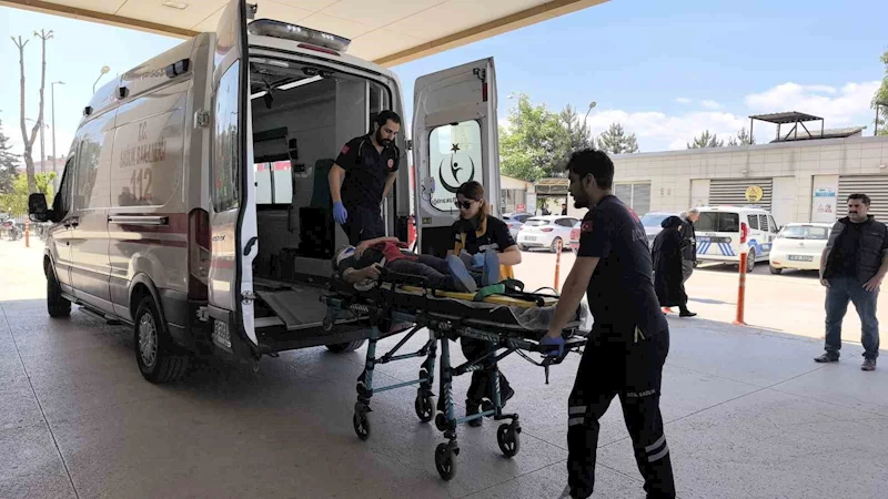 Üzüm yaprağı toplarken çatıdan düştü
