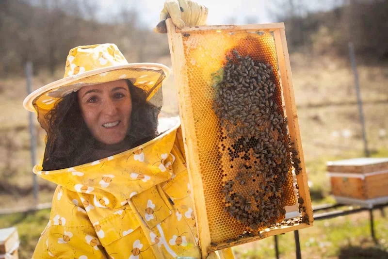 İznik’ten Londra’ya bal gibi başarı
