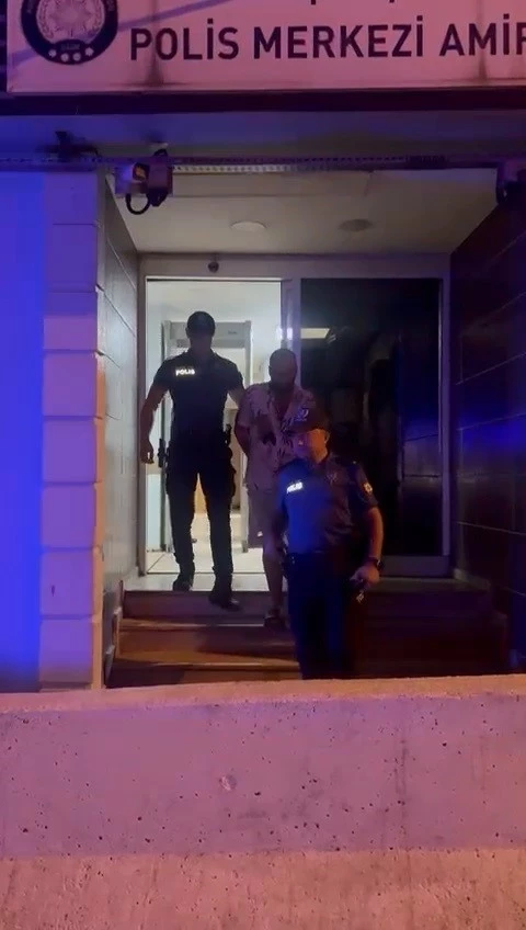 Bursa’da 34 yıl cezası bulunan şahıs ruhsatsız silahla yakalandı
