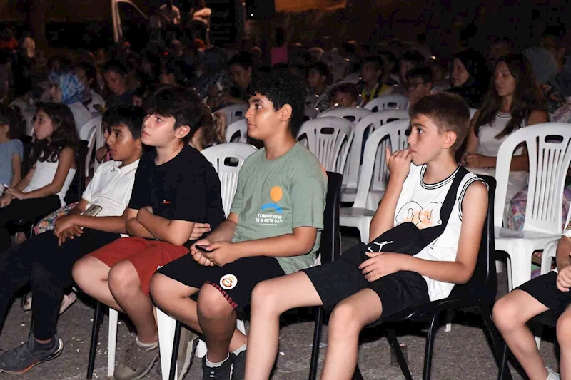 Osmangazi’de yaz akşamları sinema ile şenleniyor
