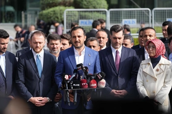 AK Parti İstanbul İl Başkanı Özdemir: "Dündar Ziya Gültekin başkanımızın bir ayda oluşturduğu güzel atmosferi inşallah sürdürmeye devam edeceğiz"
