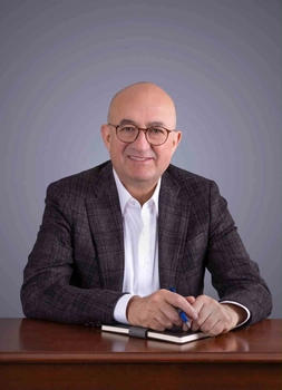 AK Partili Gider: "Bize düşen, geçmişin fedakarlıklarıyla övünmek kadar, o fedakarlıklara layık bir gelecek inşa etmektir"
