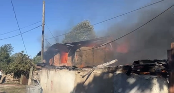 Bursa'da Konut Yangını Çevredeki Binalara Sıçradı