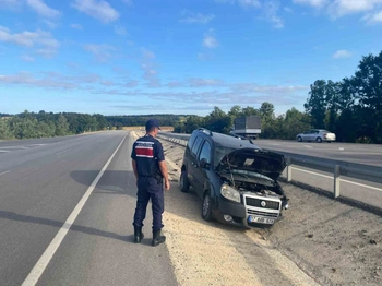 Bilecik’te meydana gelen trafik kazasında 3 kişi yaralandı