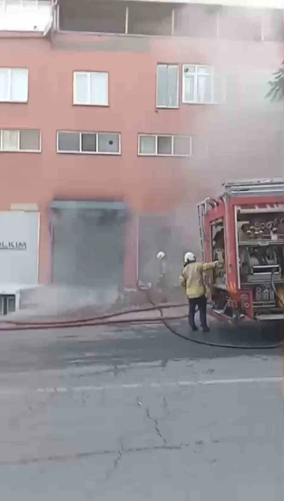 Pendik'te 7 Katlı Bina Yangını Paniğe Neden Oldu