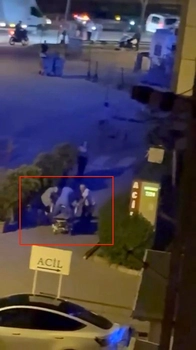 Sedye Üzerinde Hayat Kurtaran Kadın Doktor