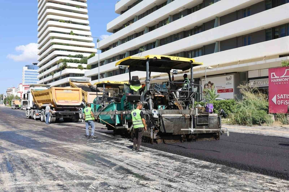 Bursa Büyükşehir Belediyesi Akademi Caddesi'ni Yeniledi