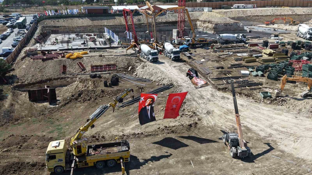 17 Ağustos Depreminin Yıl Dönümünde Arnavutköy'de Yeni Konutların Temeli Atıldı