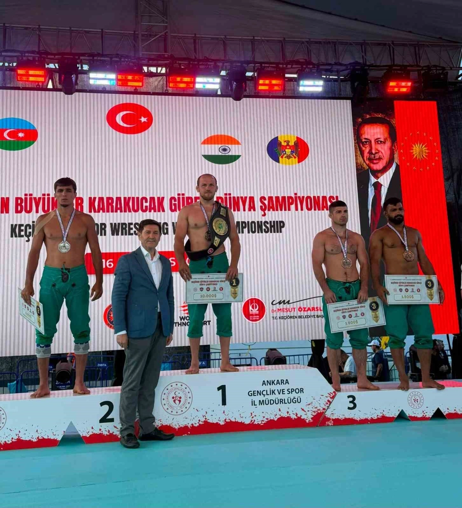 Bursa Büyükşehir Belediyesporlu Fazlı Eryılmaz Dünya Şampiyonu Oldu