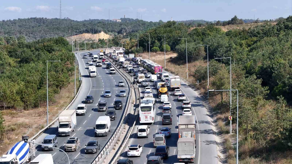 Arnavutköy'de Yol Çalışması Trafiği Kilitledi, Vatandaşlar Mağdur