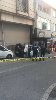 Esenyurt'ta Husumetli Gruplar Arasında Silahlı Kavga: İki Yaralı