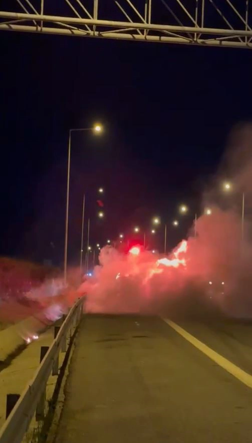 Kuzey Marmara Otoyolu'nda Seyir Halindeki Otomobil Alev Alev Yandı