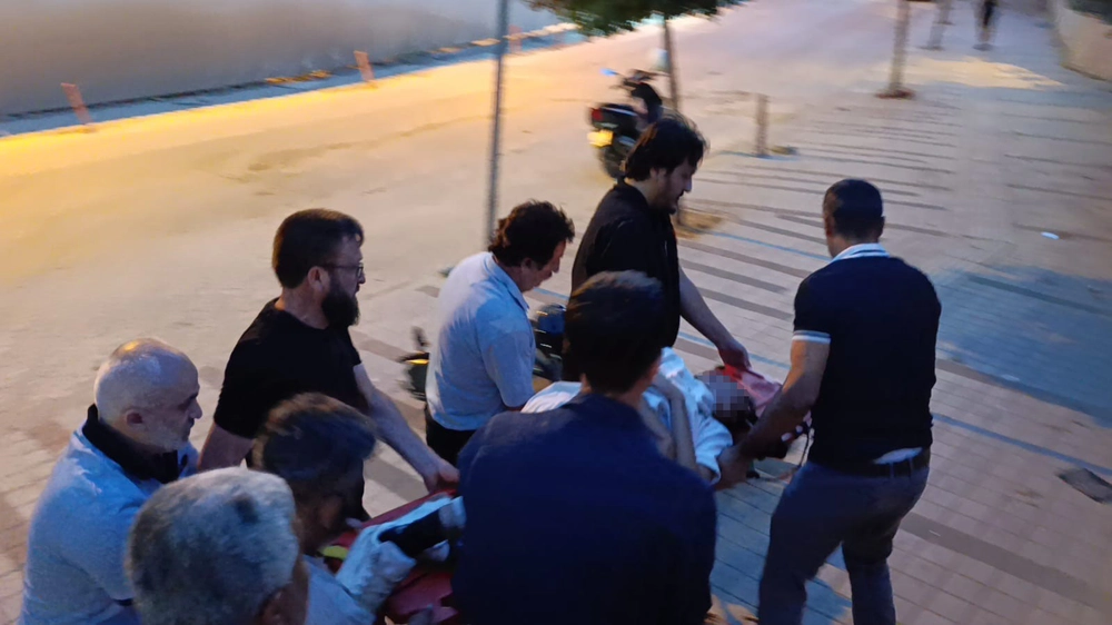 İnegöl'de motosiklet kazası: Doktor duvardan atlayarak yaralıya müdahale etti