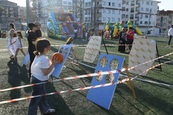 Darıca'da 3 Bin 300 Çocuk 12 Branşta Sporla Buluştu