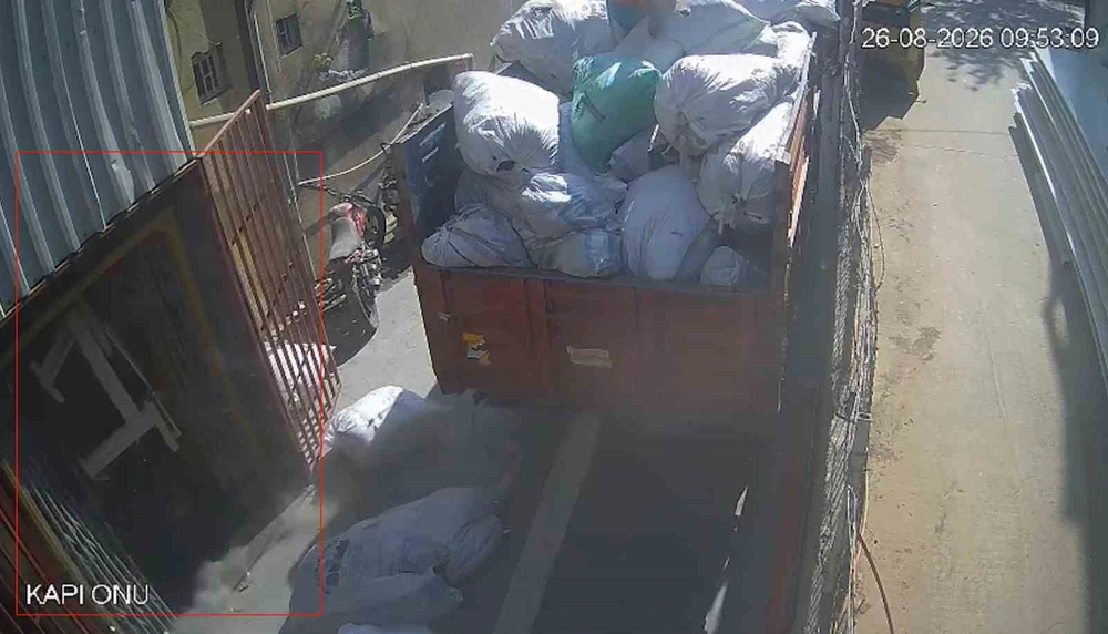 Gaziosmanpaşa'da Asansör Kazası Kamerada İşçi Yaralandı